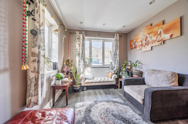 1349384-23-68b9ae...