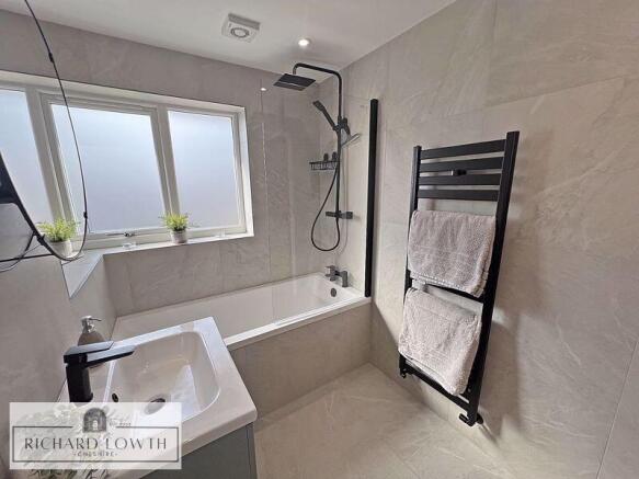 Stylish Bathroom/WC