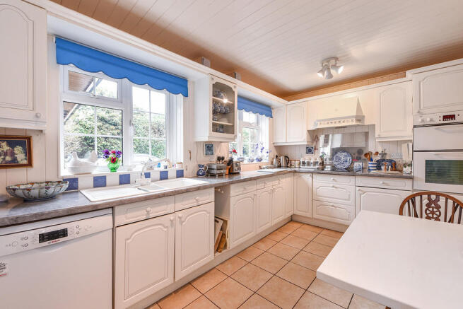 Kitchen / Breakfa...