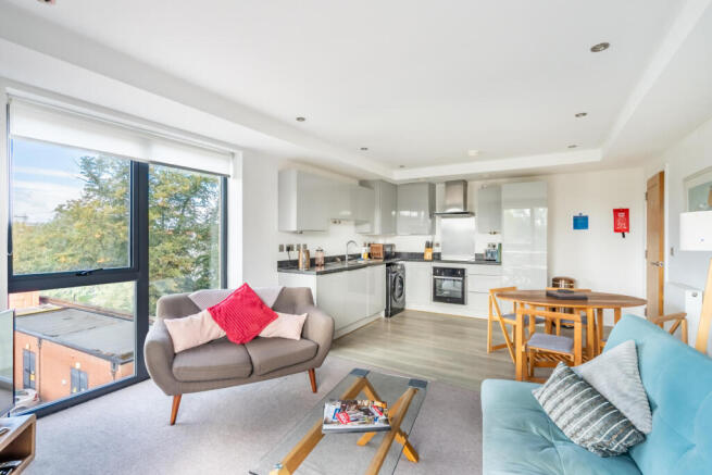2 bed Apartment for sale Image 2