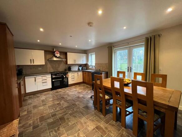 OPEN PLAN DINING KITCHEN