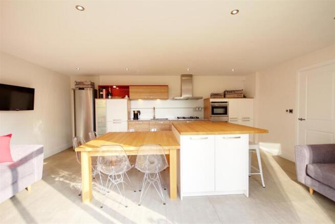 kitchen 3.jpg