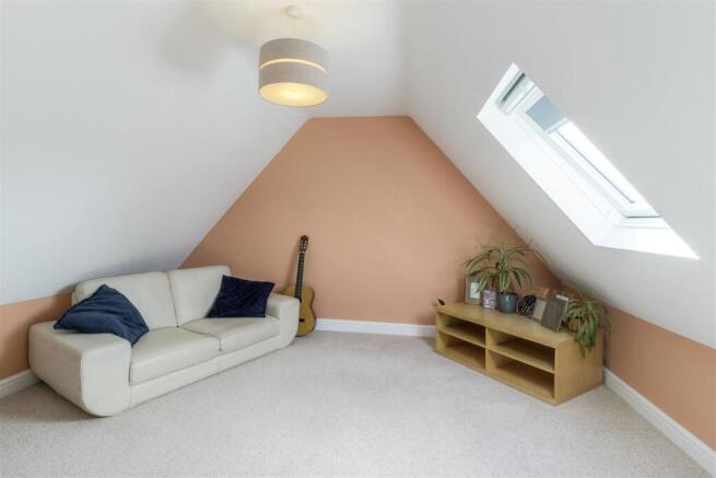 5 Garton Close