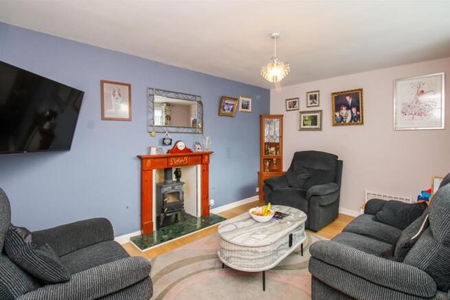 3 bed Semi-Detached for sale Image 5