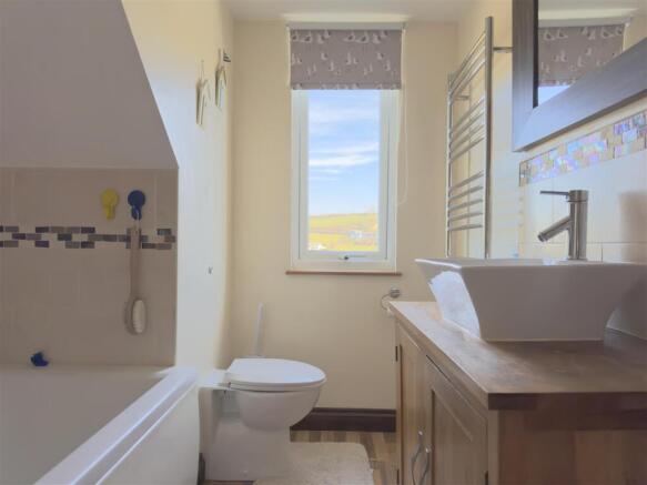 BATHROOM.jpeg