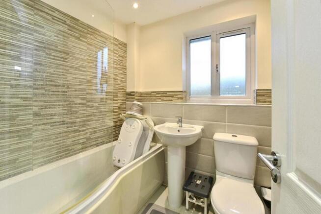 3 bed Semi-Detached for sale Image 9