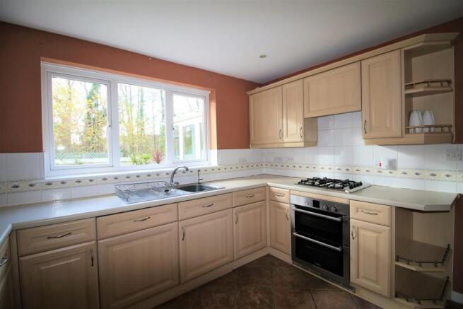 kitchen/breakfast