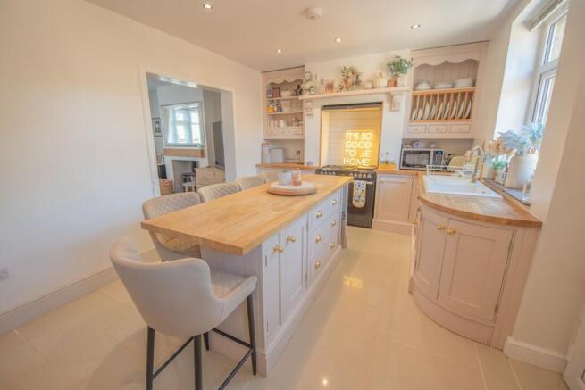 3 bed Town House to rent Image 7