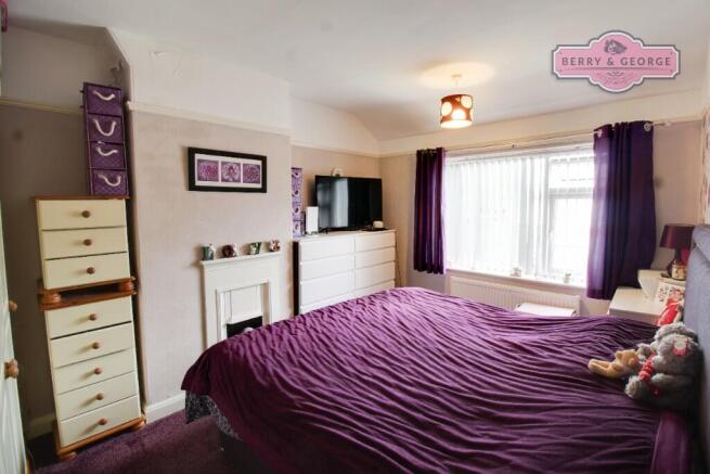 MAIN BEDROOM