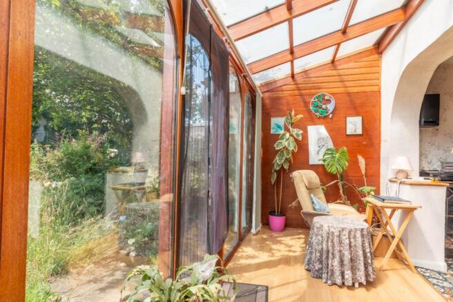 3 bed Semi-Detached for sale Image 10
