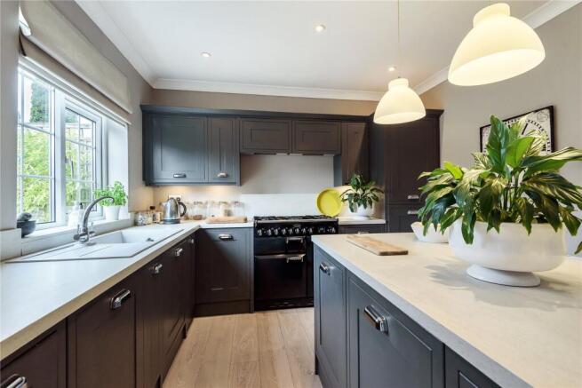 3 bed Town House for sale Image 5