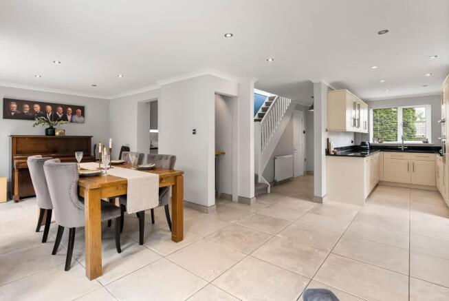 4 bed Detached for sale Image 5