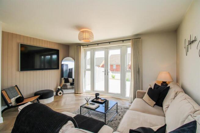 3 bed Semi-Detached for sale Image 6