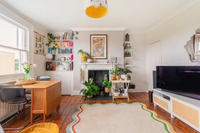 U1M3AVWCD - Living Room G.jpg