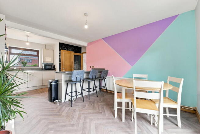 3 bed Semi-Detached for sale Image 7