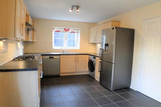 FITTED KITCHEN