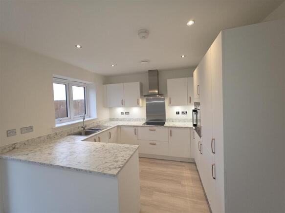 2 bed Detached for sale Image 6