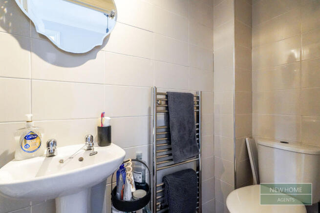 4 bed Terraced for sale Image 9
