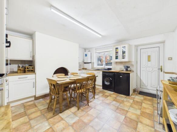 4 bed Terraced for sale Image 7