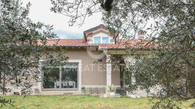 Esterno