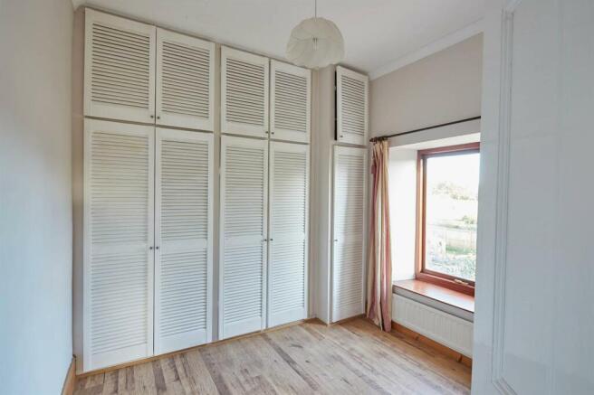 Bedroom 4_02.jpg