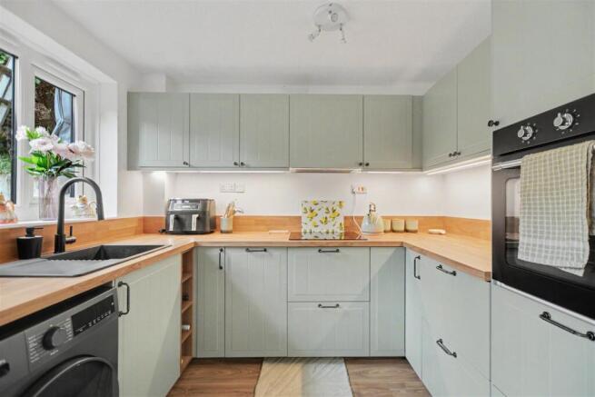 Kitchen_2.jpeg