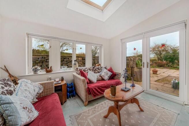 5 bed Detached for sale Image 6