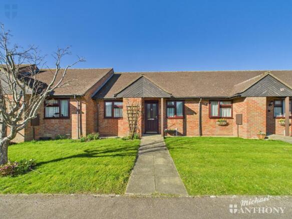 2-bed house on William Hill Drive, Bierton, Aylesbury, Buckinghamshire, £260,000