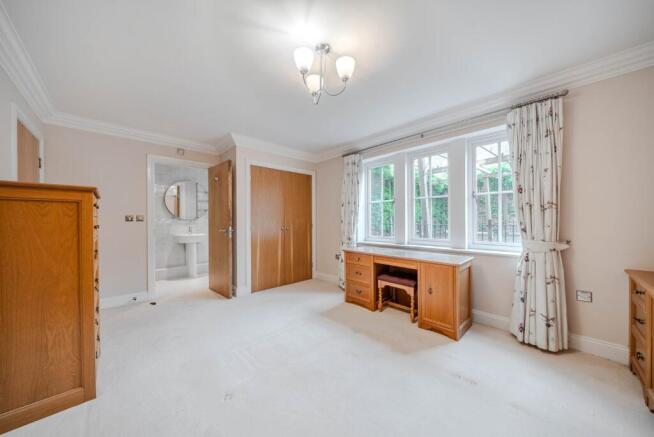 2 bed Flat for sale Image 12