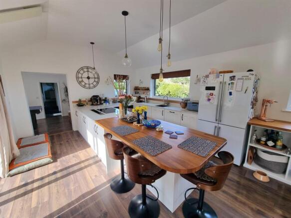 Breakfast room.jpeg