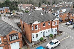 6, 45 Queens Gate, Upper Queen Street, Godalming GU7 1DQ