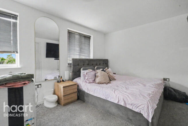 3 bed Terraced for sale Image 9