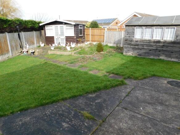 REAR GARDEN 2