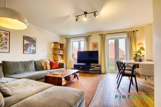 Sitting/Dining Room
