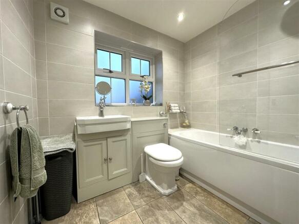 Ground Floor Bathroom 633