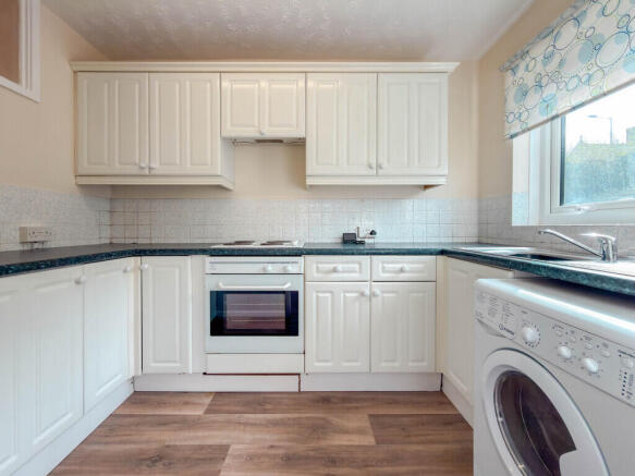 3 bed Apartment for sale Image 4
