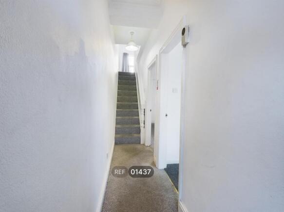 3 bed Terraced to rent Image 12