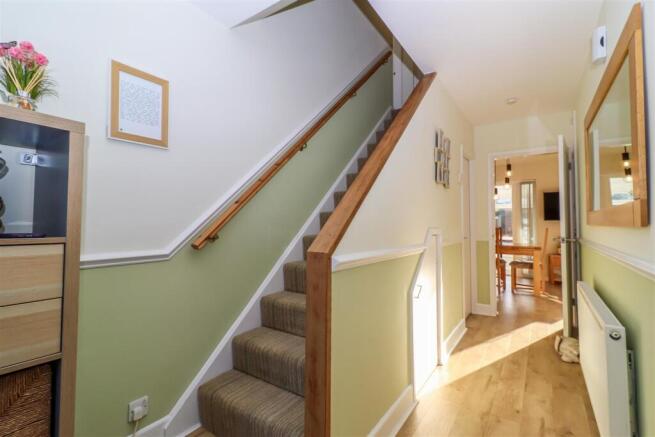 4 bed Semi-Detached for sale Image 6