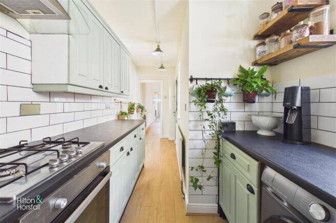 2 bed Terraced for sale Image 7