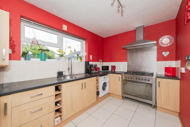 Kitchen 1.jpg