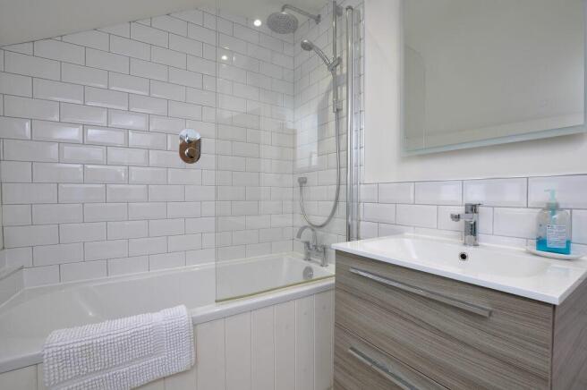 3 bed Cottage for sale Image 11