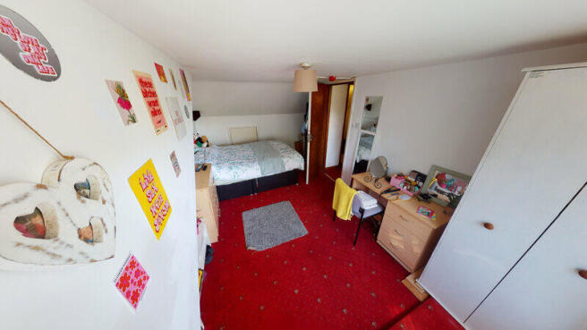 5 bed Semi-Detached to rent Image 11