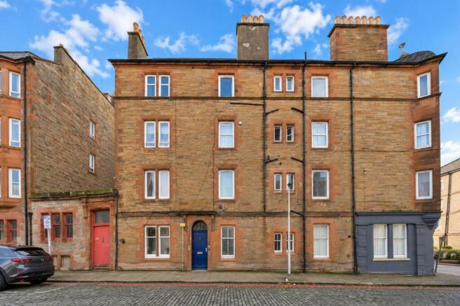 2-bed flat on Hermand Crescent, Edinburgh, EH11, £275,000