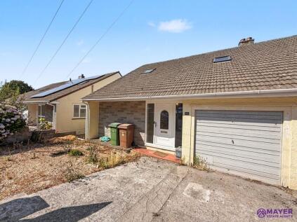 Hill Close, Plympton