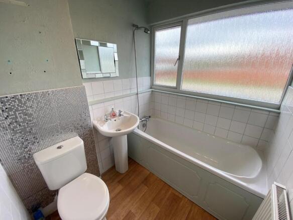 russett bathroom.jpg
