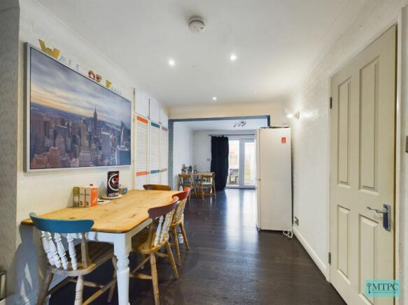 1 bed House Share to rent Image 11