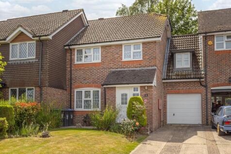Pinewood Way, Haywards Heath, RH16