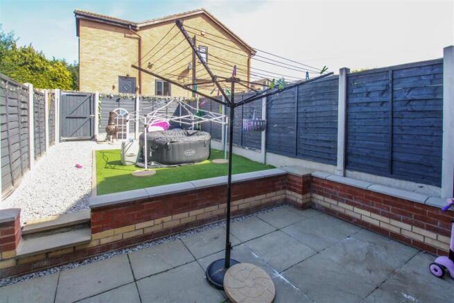 3 bed Town House for sale Image 11
