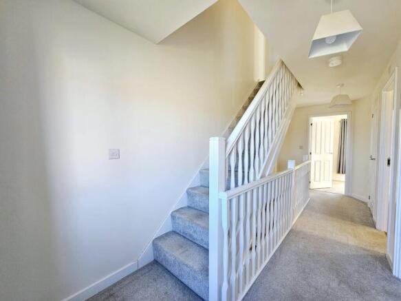 4 bed Semi-Detached for sale Image 9