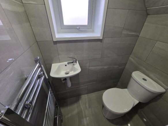 4 bed Semi-Detached to rent Image 5